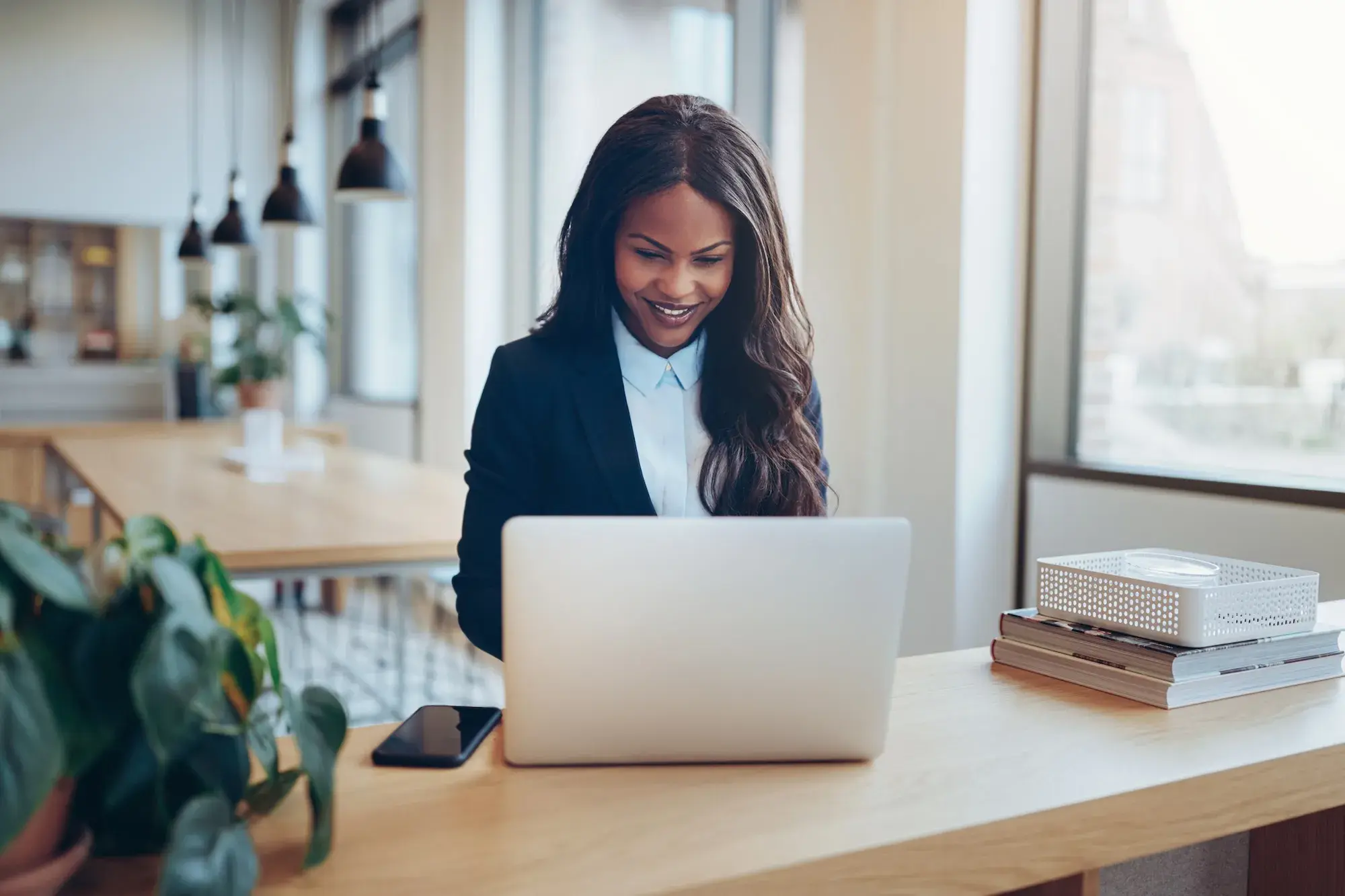 woman-on-computer